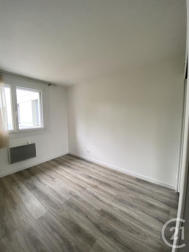 Appartement F4 &agrave; louer - 4 pi&egrave;ces - 96,88 m2 - St Julien En Genevois - 74 - RHONE-ALPES