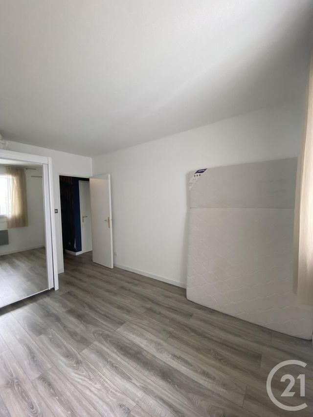 Appartement F4 &agrave; louer - 4 pi&egrave;ces - 96,88 m2 - St Julien En Genevois - 74 - RHONE-ALPES