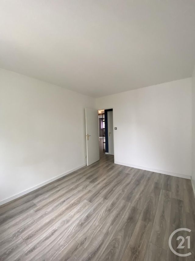Appartement F4 &agrave; louer - 4 pi&egrave;ces - 96,88 m2 - St Julien En Genevois - 74 - RHONE-ALPES