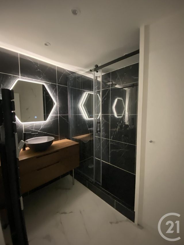 Appartement F4 &agrave; louer - 4 pi&egrave;ces - 96,88 m2 - St Julien En Genevois - 74 - RHONE-ALPES