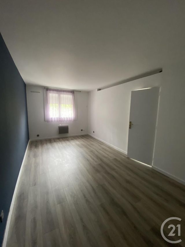 Appartement F4 &agrave; louer - 4 pi&egrave;ces - 96,88 m2 - St Julien En Genevois - 74 - RHONE-ALPES