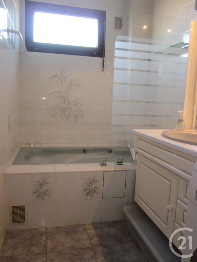 Appartement F3 &agrave; louer - 4 pi&egrave;ces - 76,16 m2 - Valleiry - 74 - RHONE-ALPES