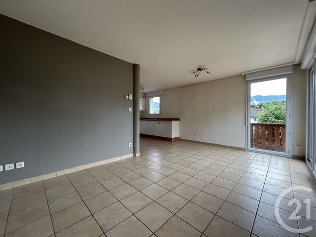 Appartement T4 &agrave; louer - 4 pi&egrave;ces - 60,84 m2 - St Julien En Genevois - 74 - RHONE-ALPES