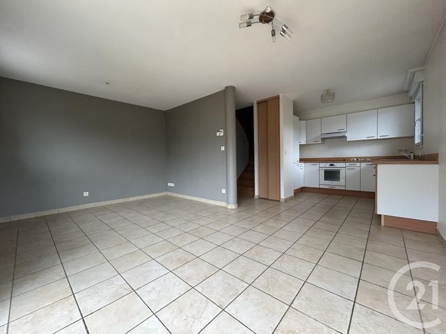Appartement T4 &agrave; louer - 4 pi&egrave;ces - 60,84 m2 - St Julien En Genevois - 74 - RHONE-ALPES