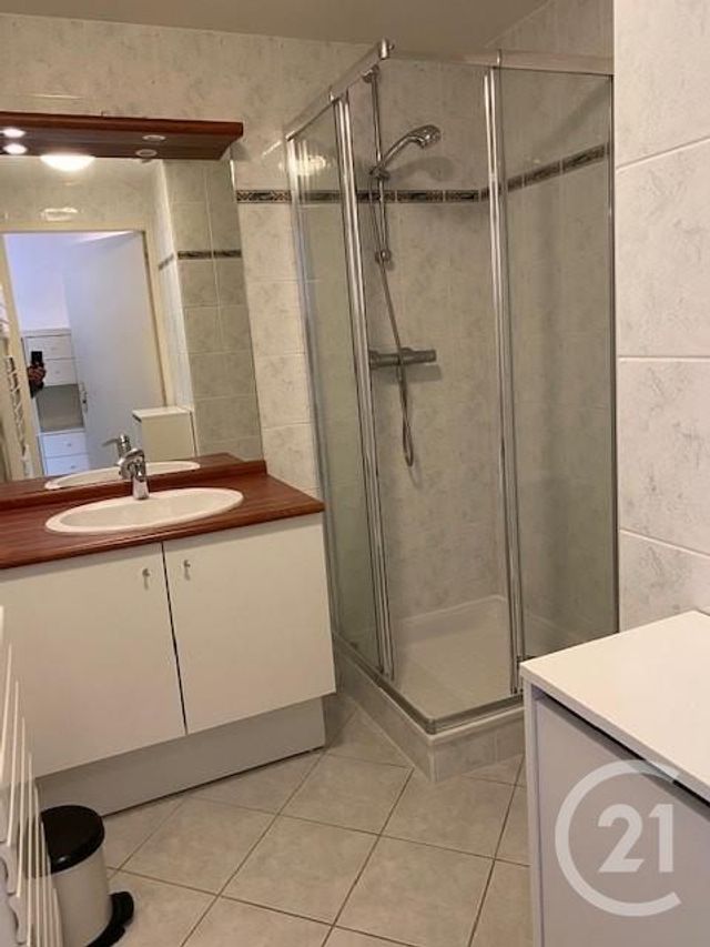 Appartement T1 &agrave; louer - 1 pi&egrave;ce - 31,92 m2 - Gex - 01 - RHONE-ALPES