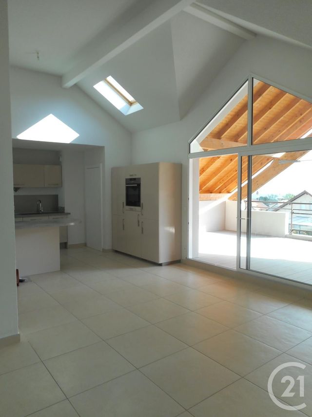 Appartement F4 &agrave; louer - 4 pi&egrave;ces - 97 m2 - Archamps - 74 - RHONE-ALPES