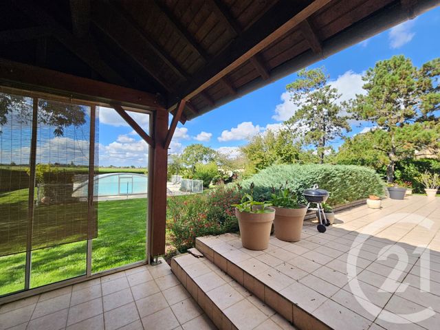 Maison à vendre - 7 pièces - 152 m2 - Vouneuil Sous Biard - 86 - POITOU-CHARENTES