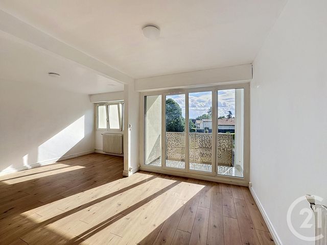 Appartement F4 &agrave; vendre - 4 pi&egrave;ces - 83,67 m2 - St Benoit - 86 - POITOU-CHARENTES