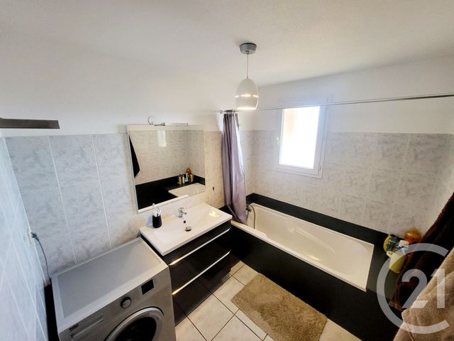 Appartement F3 &agrave; louer - 3 pi&egrave;ces - 67,08 m2 - St Esteve - 66 - LANGUEDOC-ROUSSILLON