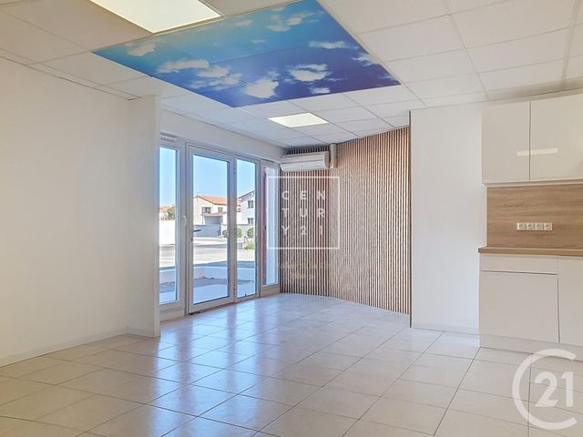 Appartement F2 &agrave; louer - 2 pi&egrave;ces - 60 m2 - St Esteve - 66 - LANGUEDOC-ROUSSILLON