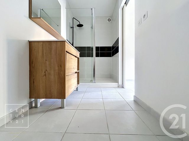 Appartement &agrave; louer - 3 pi&egrave;ces - 81,78 m2 - Pezilla La Riviere - 66 - LANGUEDOC-ROUSSILLON