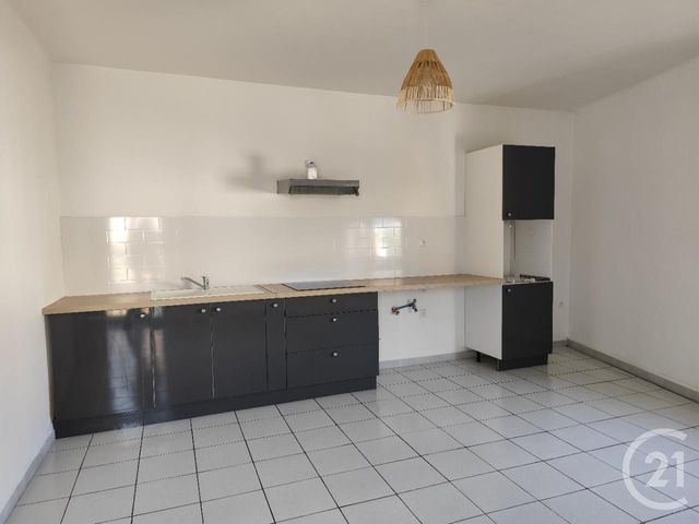 Appartement &agrave; louer - 3 pi&egrave;ces - 81,78 m2 - Pezilla La Riviere - 66 - LANGUEDOC-ROUSSILLON