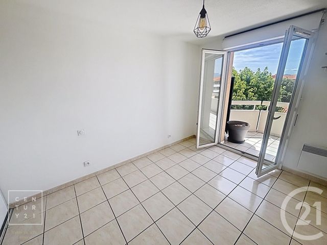 Appartement F2 &agrave; louer - 2 pi&egrave;ces - 52 m2 - St Esteve - 66 - LANGUEDOC-ROUSSILLON