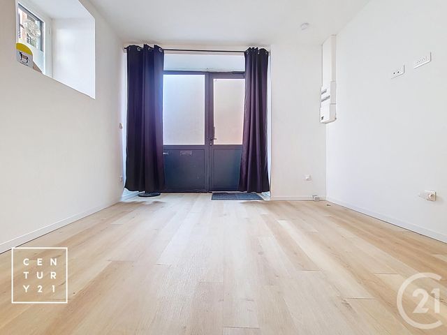 Appartement F1 &agrave; louer - 1 pi&egrave;ce - 17 m2 - Ille Sur Tet - 66 - LANGUEDOC-ROUSSILLON