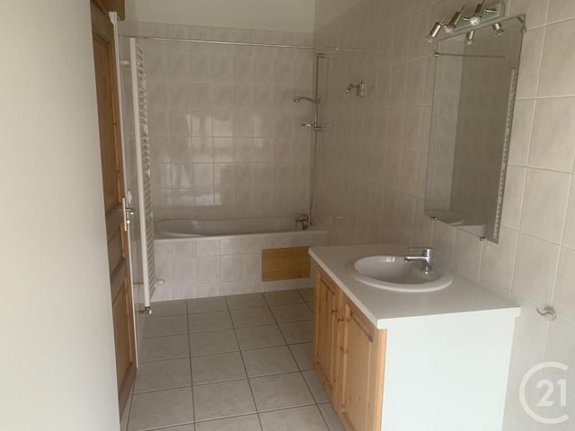Appartement F4 &agrave; louer - 4 pi&egrave;ces - 110 m2 - Lagnieu - 01 - RHONE-ALPES