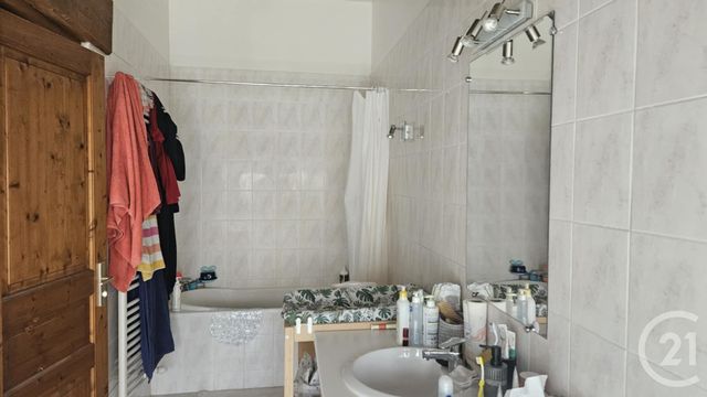 Appartement F4 &agrave; louer - 4 pi&egrave;ces - 110 m2 - Lagnieu - 01 - RHONE-ALPES