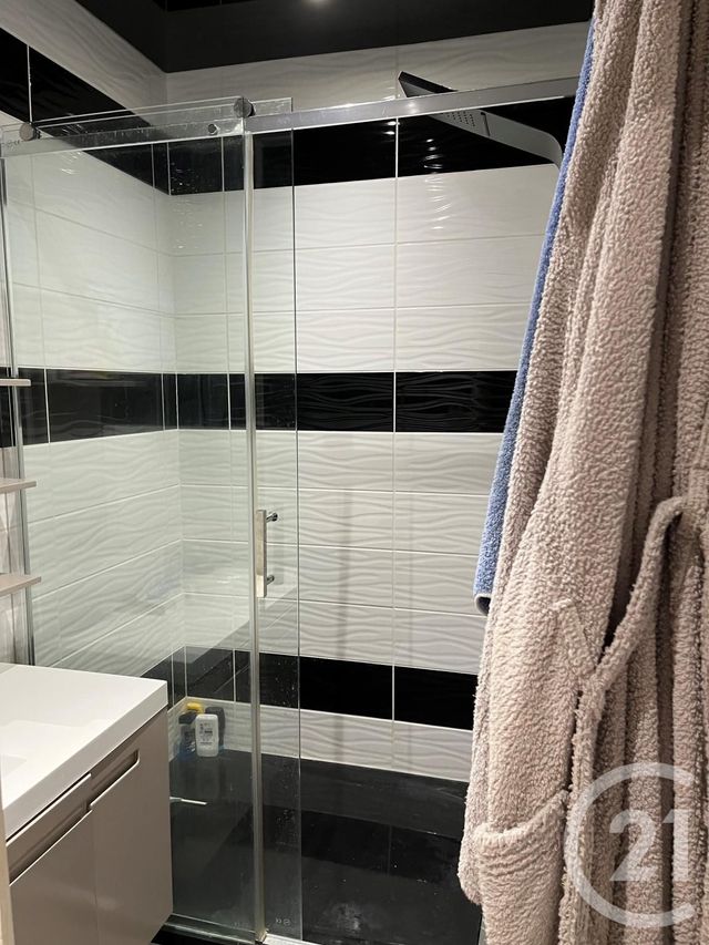 Appartement F3 &agrave; louer - 4 pi&egrave;ces - 71 m2 - St Rambert En Bugey - 01 - RHONE-ALPES