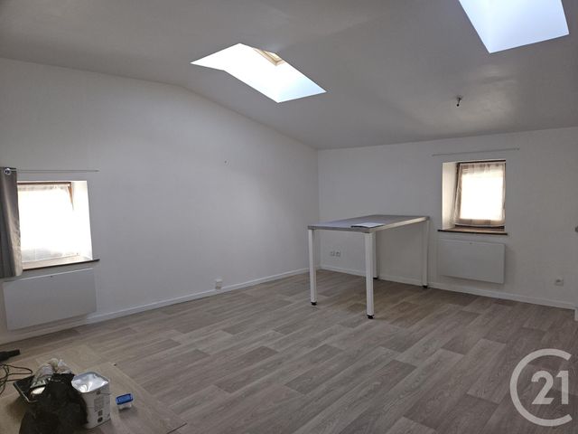 Appartement &agrave; louer - 3 pi&egrave;ces - 49 m2 - Lagnieu - 01 - RHONE-ALPES