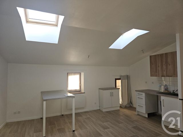 Appartement &agrave; louer - 3 pi&egrave;ces - 49 m2 - Lagnieu - 01 - RHONE-ALPES