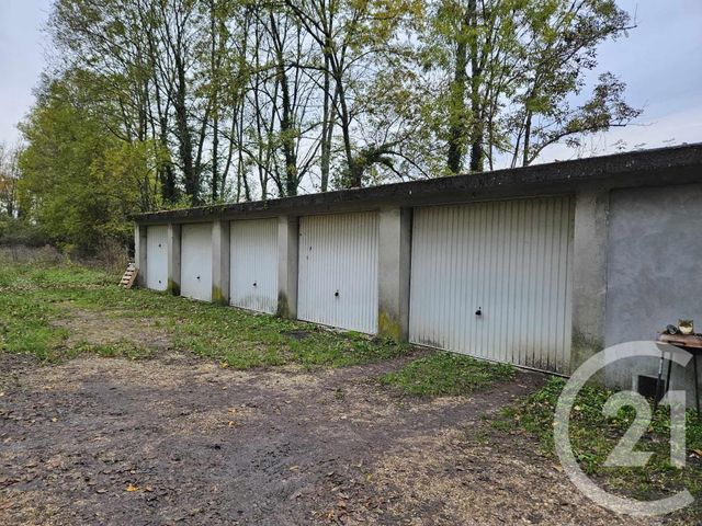 parking - ST SORLIN EN BUGEY - 01