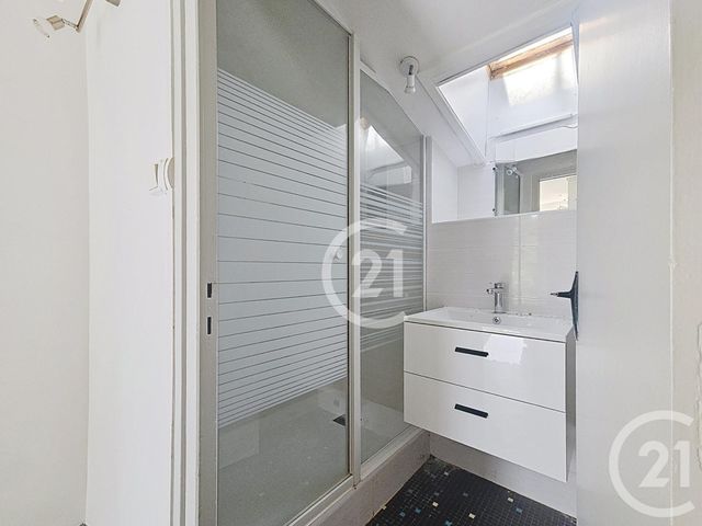 Appartement &agrave; louer - 3 pi&egrave;ces - 48 m2 - St Sorlin En Bugey - 01 - RHONE-ALPES