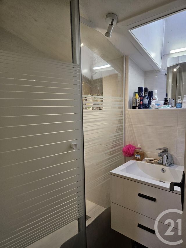 Appartement F3 à vendre - 3 pièces - 43 m2 - St Sorlin En Bugey - 01 - RHONE-ALPES