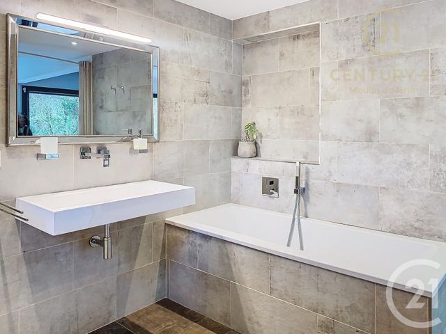 Maison &agrave; louer - 4 pi&egrave;ces - 135,11 m2 - Grasse - 06 - PROVENCE-ALPES-COTE-D-AZUR