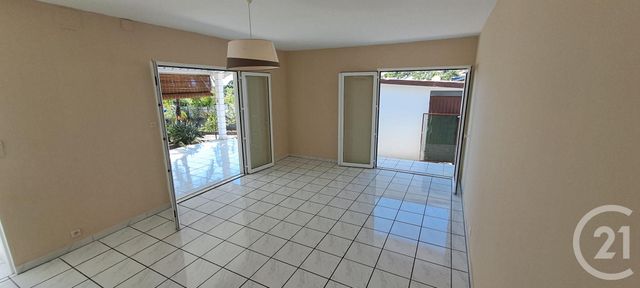 Maison &agrave; louer - 5 pi&egrave;ces - 97,41 m2 - Ste Marie - 974 - REUNION