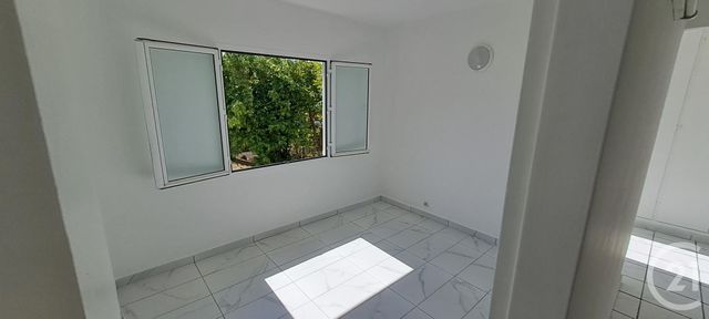 Maison &agrave; louer - 5 pi&egrave;ces - 97,41 m2 - Ste Marie - 974 - REUNION