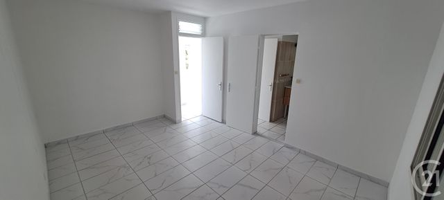 Maison &agrave; louer - 5 pi&egrave;ces - 97,41 m2 - Ste Marie - 974 - REUNION