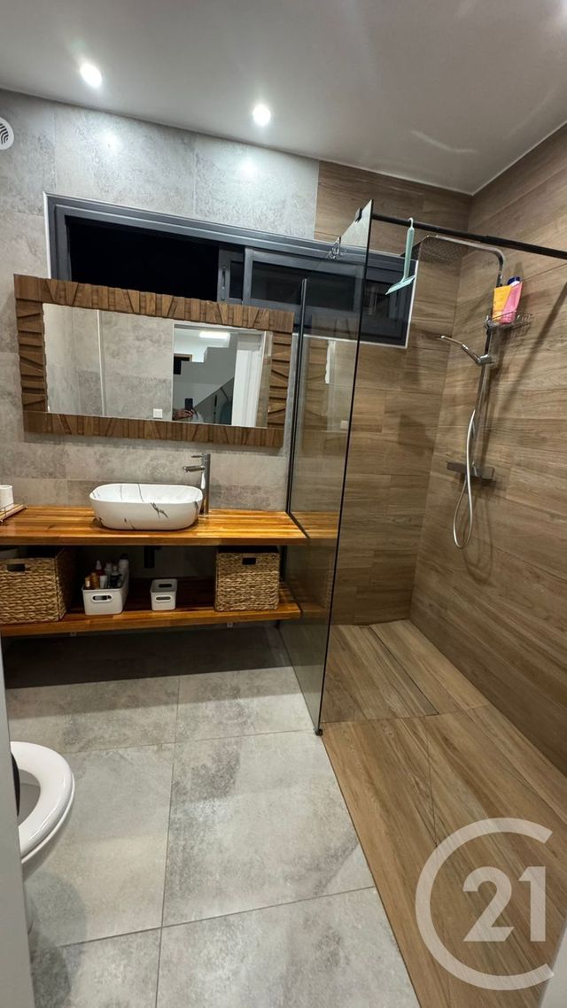 Maison &agrave; louer - 4 pi&egrave;ces - 80,65 m2 - Ste Marie - 974 - REUNION