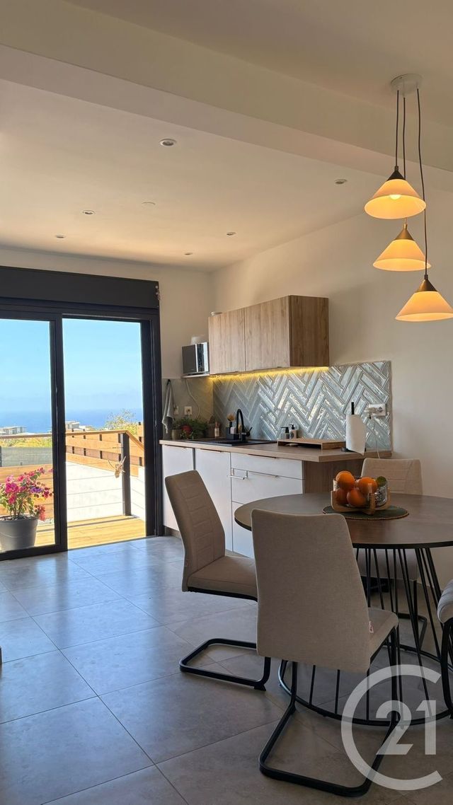 Maison &agrave; louer - 4 pi&egrave;ces - 80,65 m2 - Ste Marie - 974 - REUNION