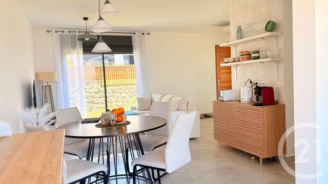 Maison &agrave; louer - 4 pi&egrave;ces - 80,65 m2 - Ste Marie - 974 - REUNION