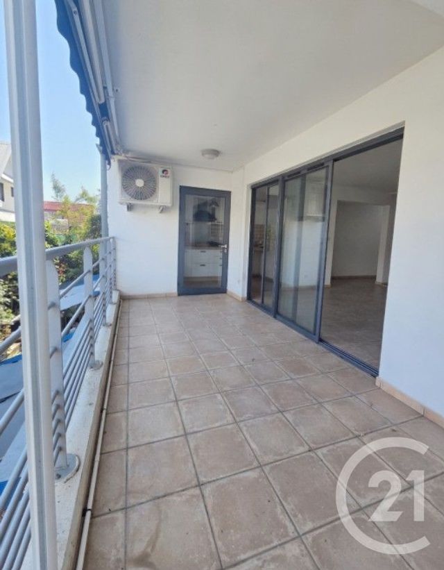 Appartement F4 &agrave; louer - 4 pi&egrave;ces - 78,92 m2 - St Denis - 974 - REUNION