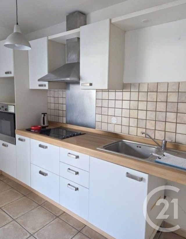 Appartement F4 &agrave; louer - 4 pi&egrave;ces - 78,92 m2 - St Denis - 974 - REUNION