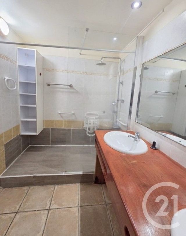 Appartement F4 &agrave; louer - 4 pi&egrave;ces - 78,92 m2 - St Denis - 974 - REUNION