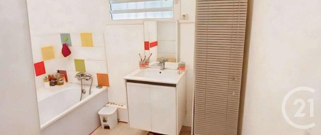 Maison &agrave; louer - 6 pi&egrave;ces - 125,46 m2 - St Denis - 974 - REUNION