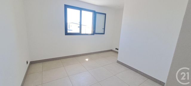 Maison &agrave; louer - 4 pi&egrave;ces - 112,11 m2 - Ste Suzanne - 974 - REUNION