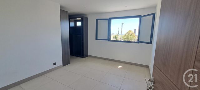 Maison &agrave; louer - 4 pi&egrave;ces - 112,11 m2 - Ste Suzanne - 974 - REUNION