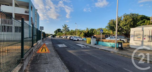 Maison &agrave; louer - 3 pi&egrave;ces - 69,94 m2 - St Paul - 974 - REUNION