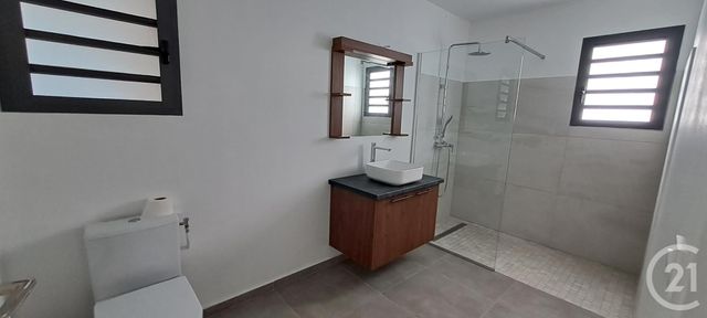 Maison &agrave; louer - 4 pi&egrave;ces - 83,15 m2 - Petite Ile - 974 - REUNION