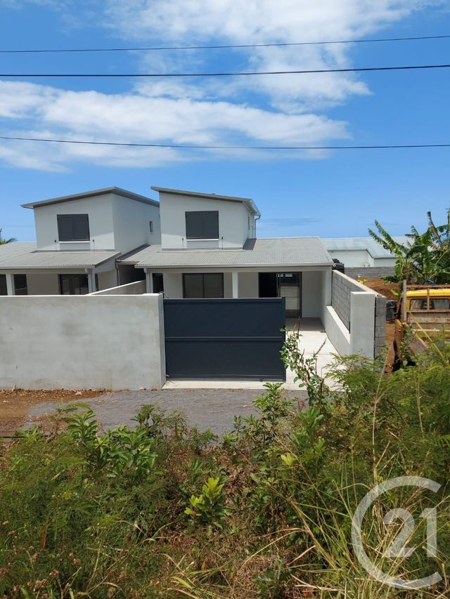 Maison &agrave; louer - 4 pi&egrave;ces - 83,15 m2 - Petite Ile - 974 - REUNION