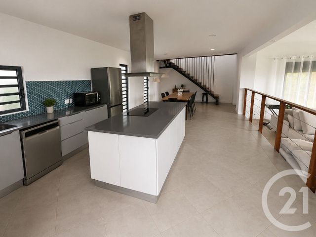 Maison &agrave; louer - 4 pi&egrave;ces - 117 m2 - St Denis - 974 - REUNION