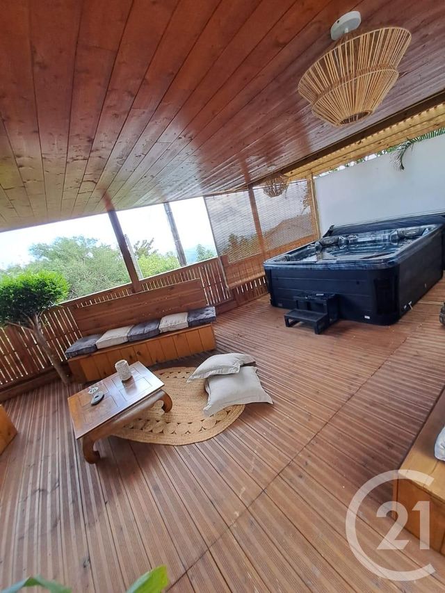 Maison &agrave; louer - 5 pi&egrave;ces - 126,09 m2 - St Paul - 974 - REUNION