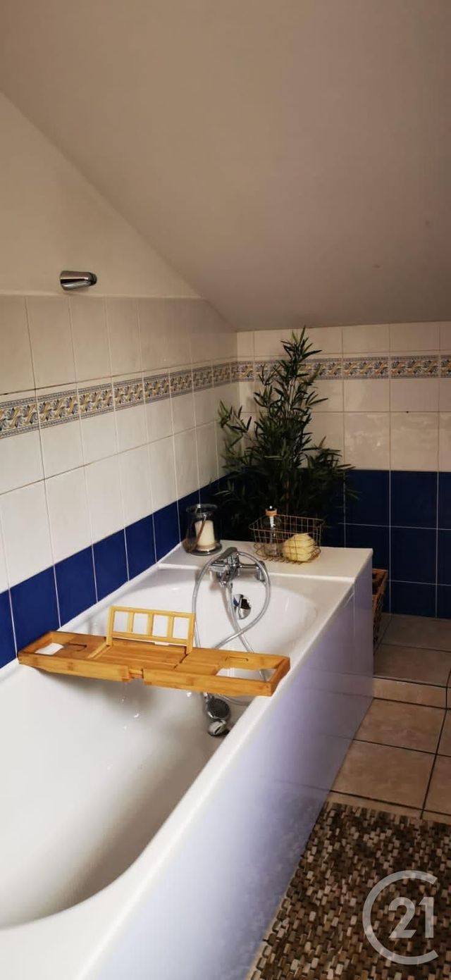 Maison &agrave; louer - 5 pi&egrave;ces - 126,09 m2 - St Paul - 974 - REUNION
