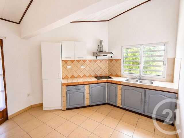 Maison &agrave; louer - 3 pi&egrave;ces - 55,55 m2 - St Paul - 974 - REUNION