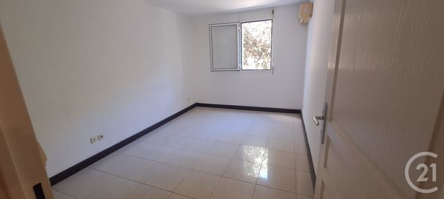 Appartement F3 &agrave; louer - 3 pi&egrave;ces - 52,18 m2 - St Denis - 974 - REUNION