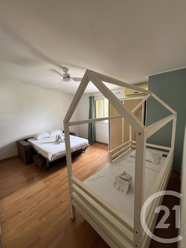 Maison &agrave; louer - 5 pi&egrave;ces - 173,60 m2 - Ste Marie - 974 - REUNION