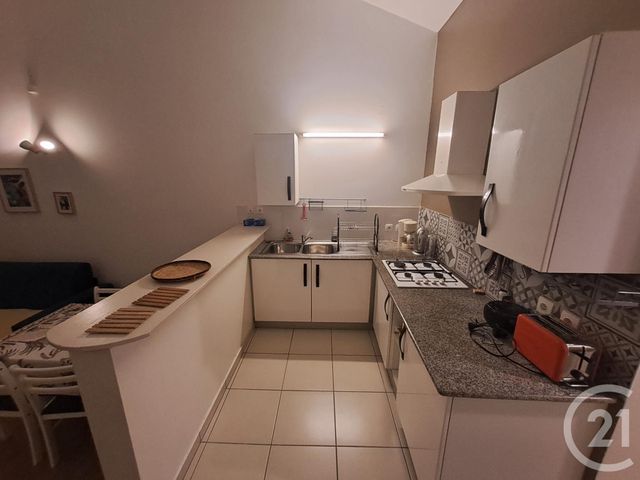 Appartement F2 &agrave; louer - 2 pi&egrave;ces - 44,43 m2 - Ste Suzanne - 974 - REUNION