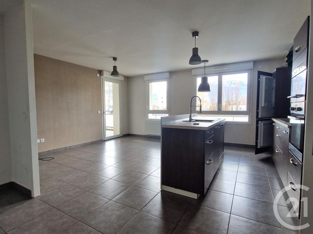 Appartement F3 &agrave; louer - 3 pi&egrave;ces - 65,15 m2 - St Martin D Heres - 38 - RHONE-ALPES